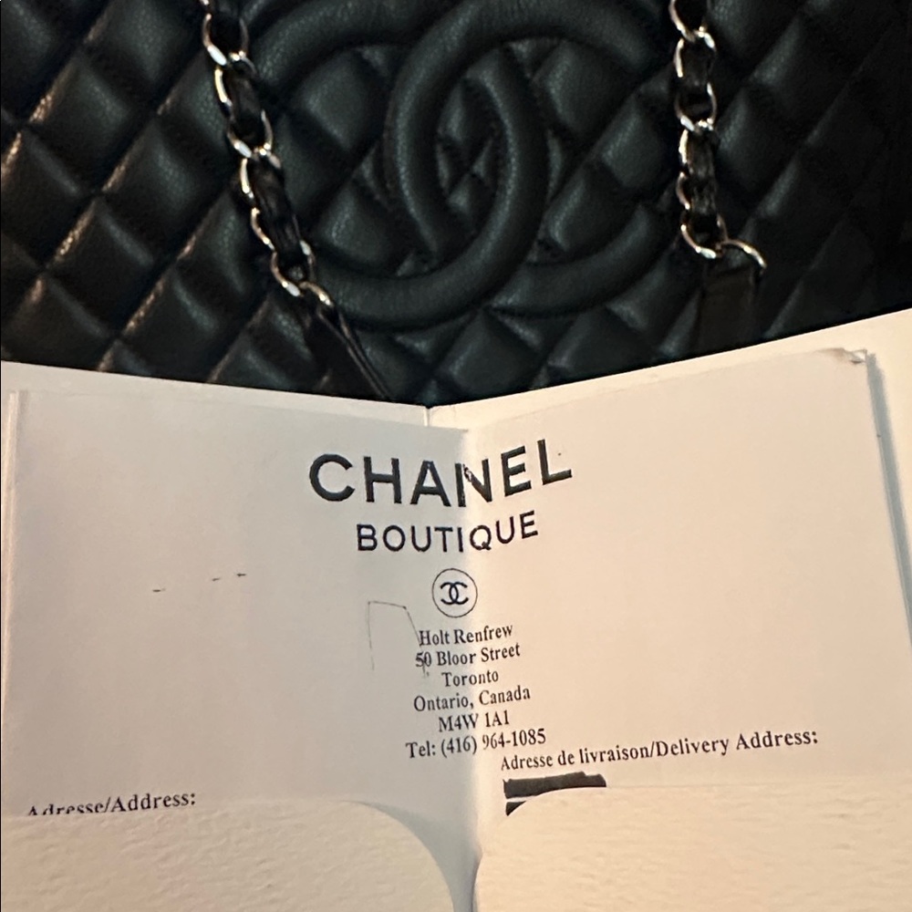 Authentic Chanel Grand Shopping Tote (GST)
Caviar Leather | Silver Hardware π€ - Picture 14 of 16